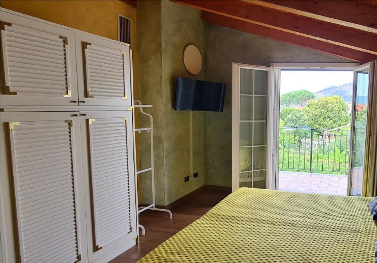 La Terrazza Sui Limoni - Suite Degli Ospiti - Mare, Escursioni A Piedi O Bike, Falesie Per Arrampicate Cisano sul Neva Exteriör bild