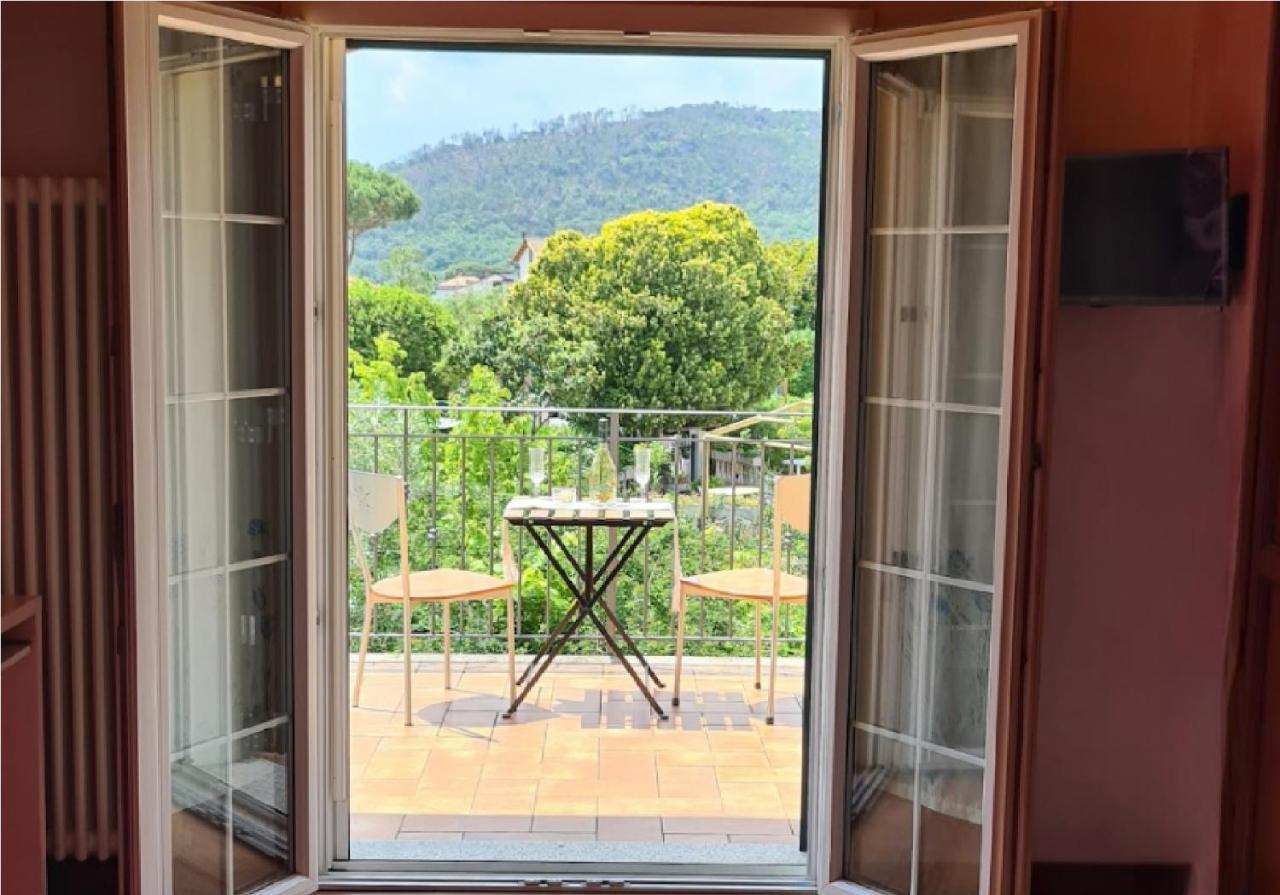 La Terrazza Sui Limoni - Suite Degli Ospiti - Mare, Escursioni A Piedi O Bike, Falesie Per Arrampicate Cisano sul Neva Exteriör bild