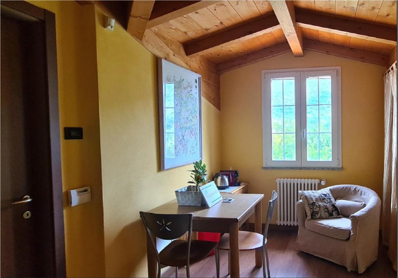 La Terrazza Sui Limoni - Suite Degli Ospiti - Mare, Escursioni A Piedi O Bike, Falesie Per Arrampicate Cisano sul Neva Exteriör bild
